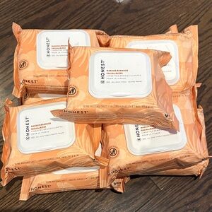 9 Packs The Honest Company Make Up Remover Wipes
